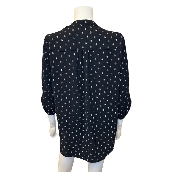 Papermoon Gathered Sleeve V Neck Blouse - Picture 4 of 7